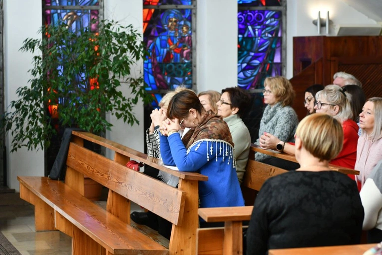 Rekolekcje parafialnych zespołów Caritas w Rokitnie