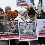 Wielka manifestacja w obronie dzieci