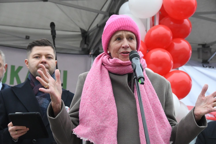 Wielka manifestacja w obronie dzieci