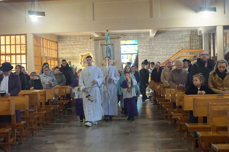 Wprowadzenie relikwii błogosławionej rodziny Ulmów