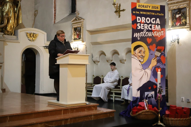 Roraty z pasterzem diecezji w Białej Rawskiej