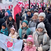 Przedstawiciele wspólnoty na manifestacji.
