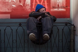 Im mniej wiary, tym bardziej zagrożone człowieczeństwo