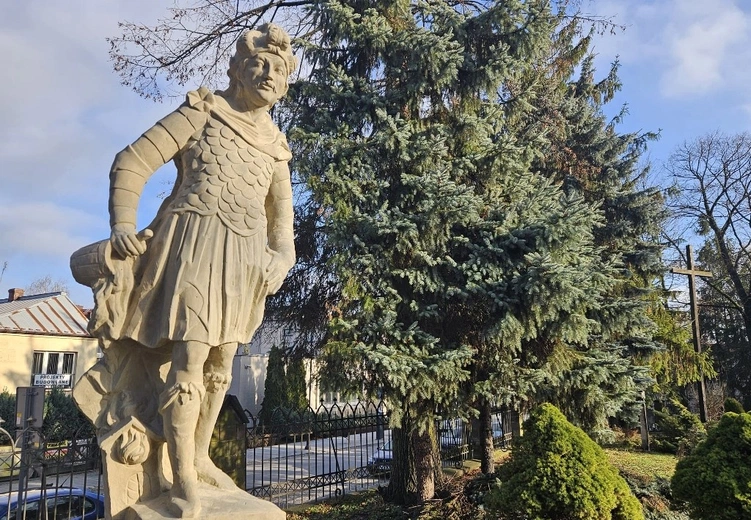 Figura św. Floriana wróciła do Końskich