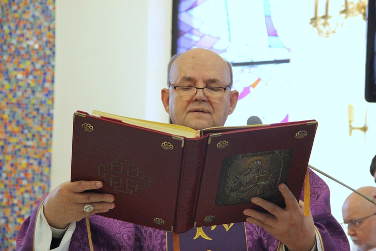 Tarnów-Krzyż. Błogosławieństwo obrazu Chrystusa Ukrzyżowanego