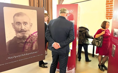 	Ekspozycja to rekwizyty związane z deportacją oraz mobilne kolumny z informacjami na temat historycznego tła wydarzeń roku 1945. Prezentowane są także nagrane wspomnienia świadków tamtych dramatów.