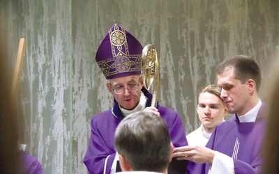 Abp Galbas przewodniczył uroczystej Eucharystii,  podczas której nastąpił obrzęd przyjęcia do katechumenatu.