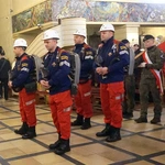 Poczty sztandarowe na barbórce w Sośnicy