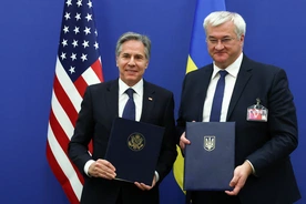 Sekretarz stanu USA Antony Blinken (z lewej)