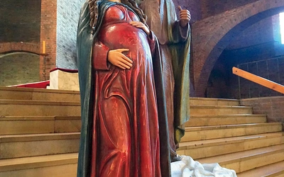 	Rzeźba w tym miejscu pozostanie do Bożego Narodzenia. 