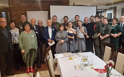 	Druhowie i przedstawiciele ich dobrodziejów podczas spotkania w Bielsku-Białej.