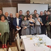 	Druhowie i przedstawiciele ich dobrodziejów podczas spotkania w Bielsku-Białej.