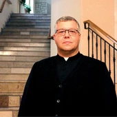 – Dzisiaj szczególnie potrzebna jest pomoc modlitewna i szturm do nieba o łaskę pokoju – mówi ks. Michał Machnio.