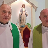 Ks. Wojciech Górlicki (z prawej) i ks. Szymon Wikło na Wileńszczyźnie pracują ponad 30 lat.