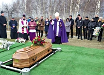 Ceremonii pogrzebowej śp. Mariana Magdy przewodniczył bp Ignacy Dec. 