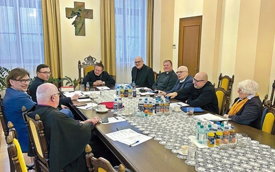 Jedno ze spotkań organizacyjnych z kard. Grzegorzem Rysiem.