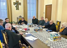 Jedno ze spotkań organizacyjnych z kard. Grzegorzem Rysiem.