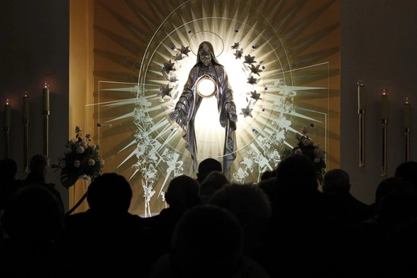 Maryja, niewiasta słuchająca