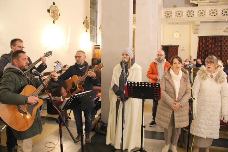 Strumienie Wody Żywej i odnowienie przyrzeczeń chrzcielnych