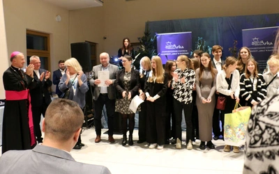 Nagrodę Klubowi Roku wręczał bp Marek Solarczyk.