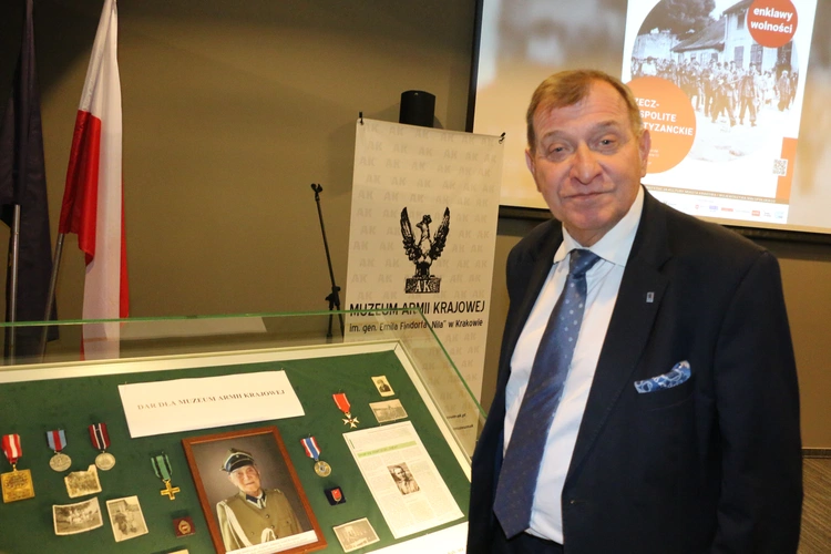 Wystawa w Muzeum AK o rzeczpospolitych partyzanckich