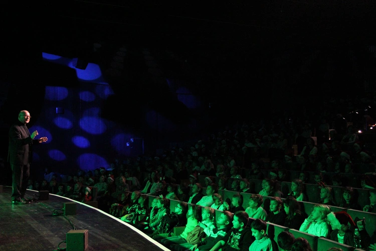 Tarnów. Koncert mikołajkowy Dziewczęcego Chóru Katedralnego „Puellae Orantes”