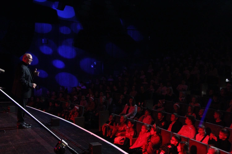 Tarnów. Koncert mikołajkowy Dziewczęcego Chóru Katedralnego „Puellae Orantes”