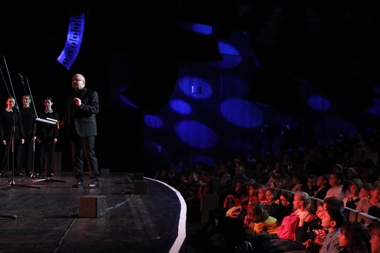 Tarnów. Koncert mikołajkowy Dziewczęcego Chóru Katedralnego „Puellae Orantes”