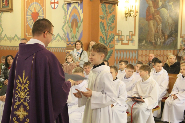 Błogosławieństwo nowych lektorów w Biegonicach