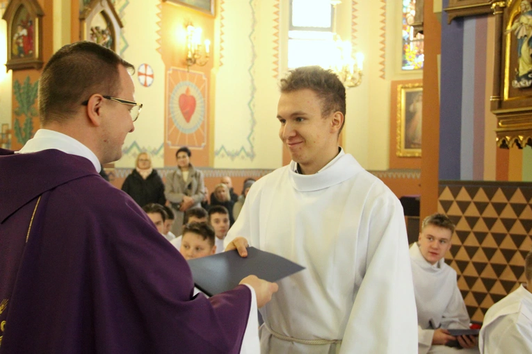 Błogosławieństwo nowych lektorów w Biegonicach