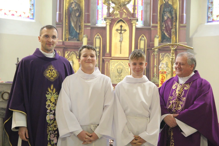 Błogosławieństwo nowych lektorów w Biegonicach