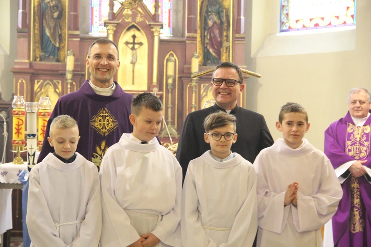 Błogosławieństwo nowych lektorów w Biegonicach