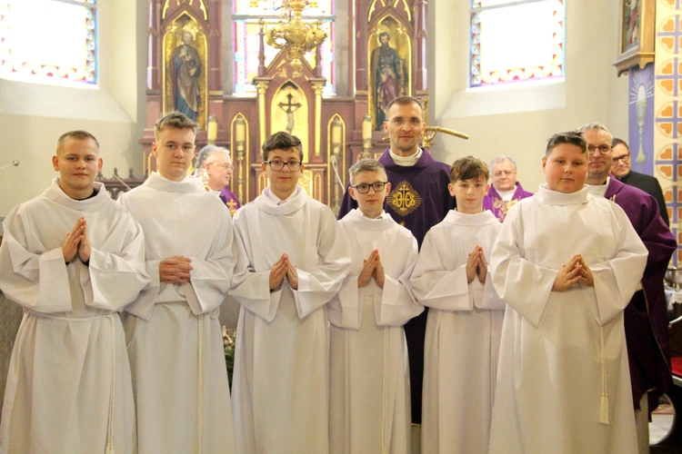 Błogosławieństwo nowych lektorów w Biegonicach