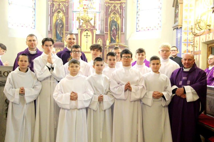 Błogosławieństwo nowych lektorów w Biegonicach