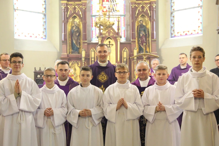 Błogosławieństwo nowych lektorów w Biegonicach