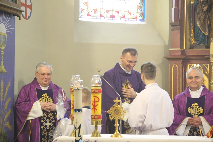 Błogosławieństwo nowych lektorów w Biegonicach