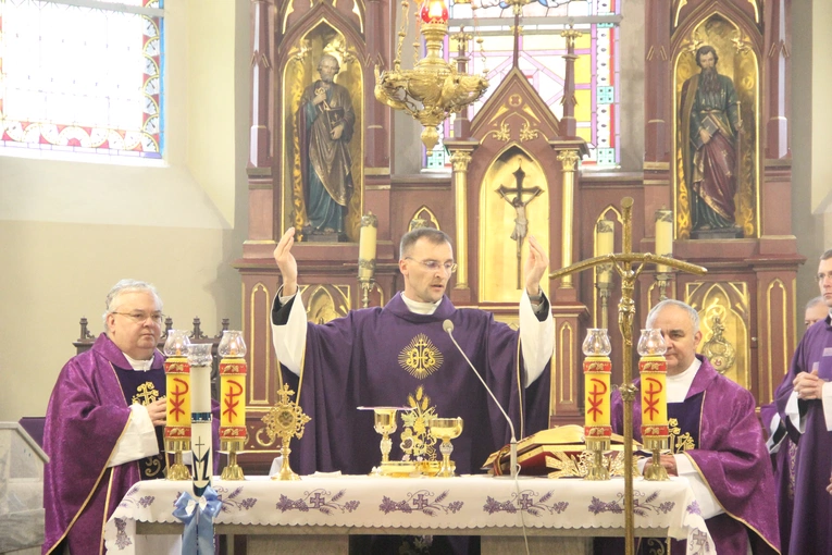 Błogosławieństwo nowych lektorów w Biegonicach