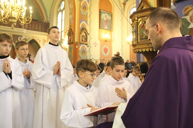 Błogosławieństwo nowych lektorów w Biegonicach