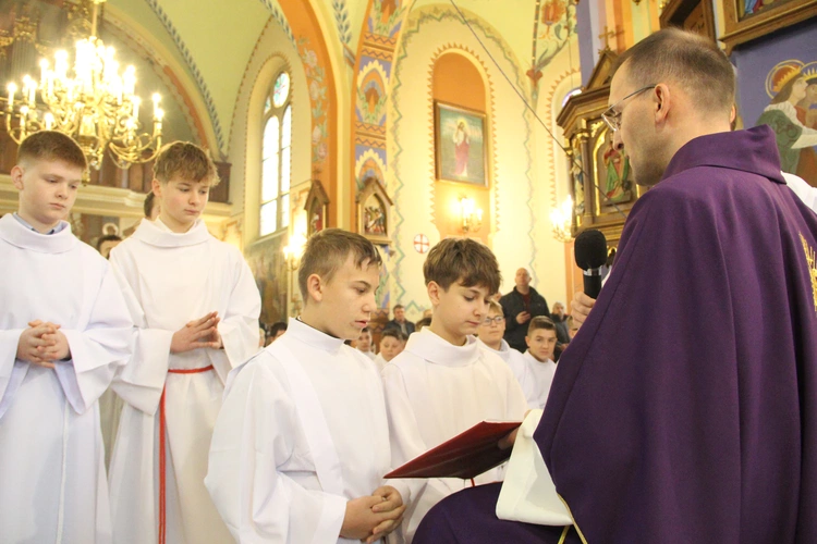 Błogosławieństwo nowych lektorów w Biegonicach