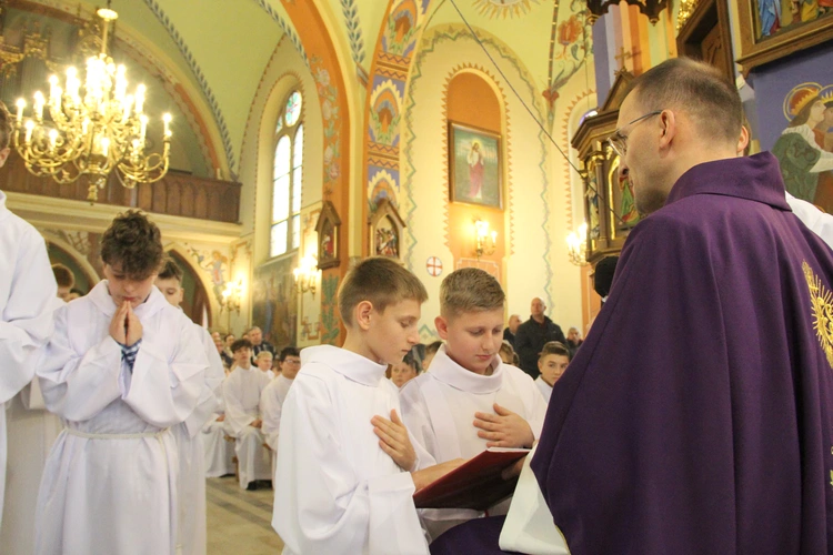 Błogosławieństwo nowych lektorów w Biegonicach