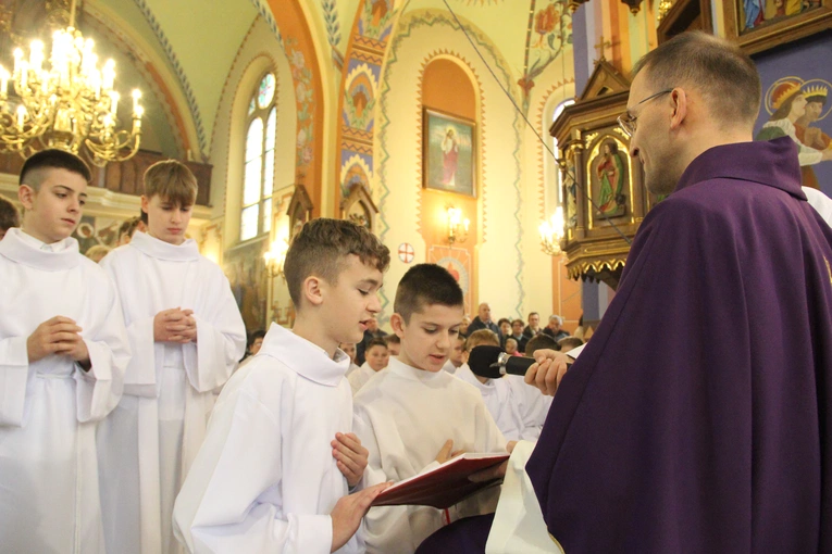 Błogosławieństwo nowych lektorów w Biegonicach