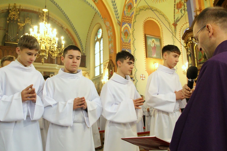 Błogosławieństwo nowych lektorów w Biegonicach