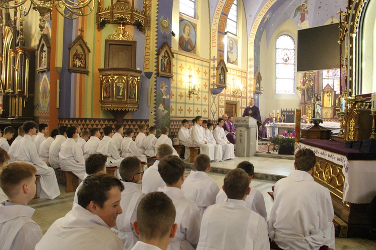 Błogosławieństwo nowych lektorów w Biegonicach