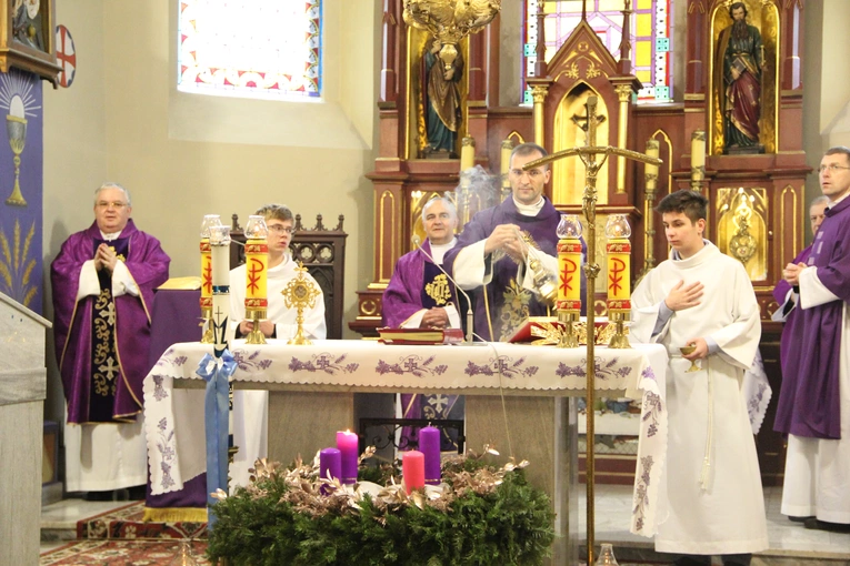 Błogosławieństwo nowych lektorów w Biegonicach