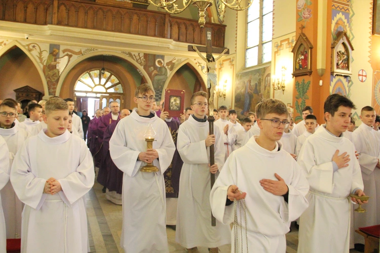 Błogosławieństwo nowych lektorów w Biegonicach