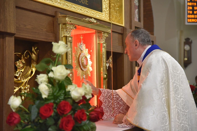 Inauguracja wieczystej adoracji w par. MB Niepokalanej w Nowym Sączu