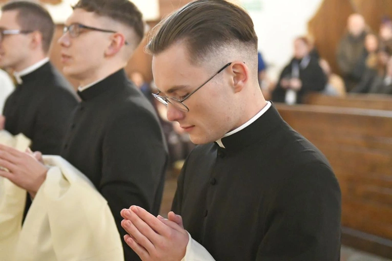 Obłóczyny i kandydatura w Rokitnie