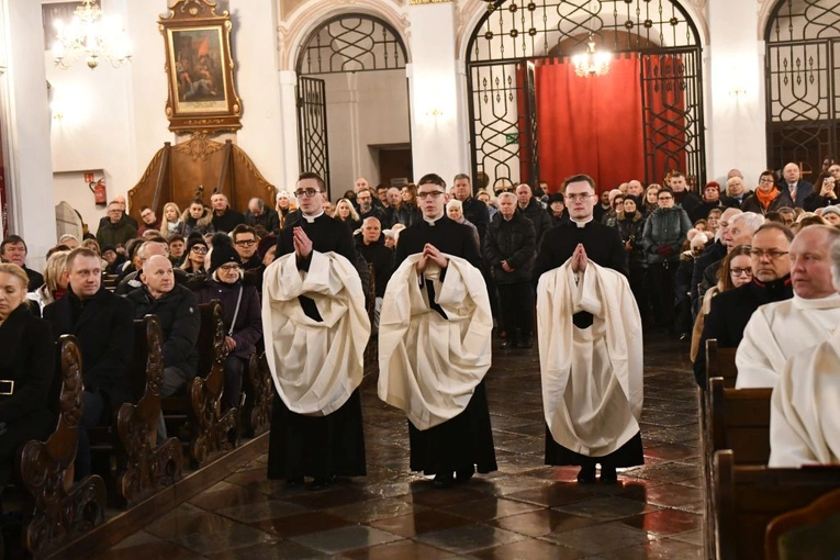 Obłóczyny i kandydatura w Rokitnie