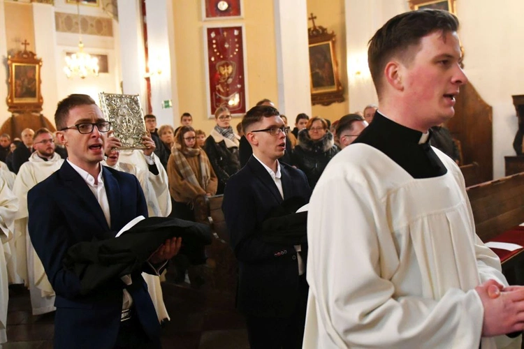 Obłóczyny i kandydatura w Rokitnie
