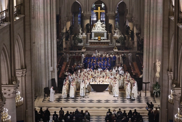 Pierwsza Msza św. w odbudowanej katedrze Notre Dame